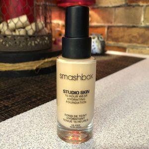 Smashbox Studio Skin 15 hour hydrating foundation